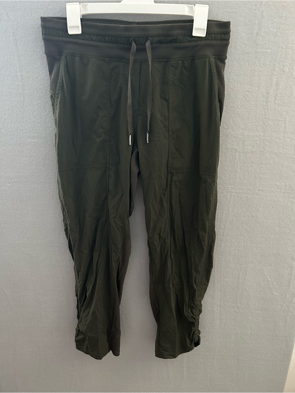 LULULEMON Dance Studio Mid-Rise 25"Pant Green Women’s Size 8 Striped